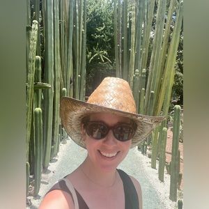 Meet your Posher, Becky